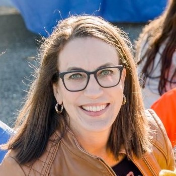 JennYates casual headshot crop